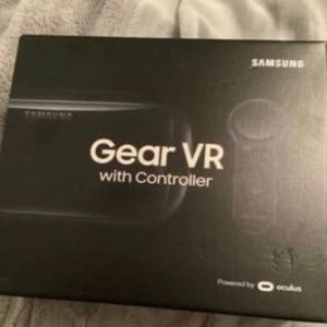 Samsung gear VR with controller powered by oculus
